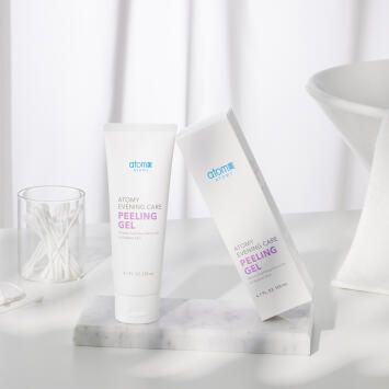 Атоми Ивнинг Кеар Пилинг Гель